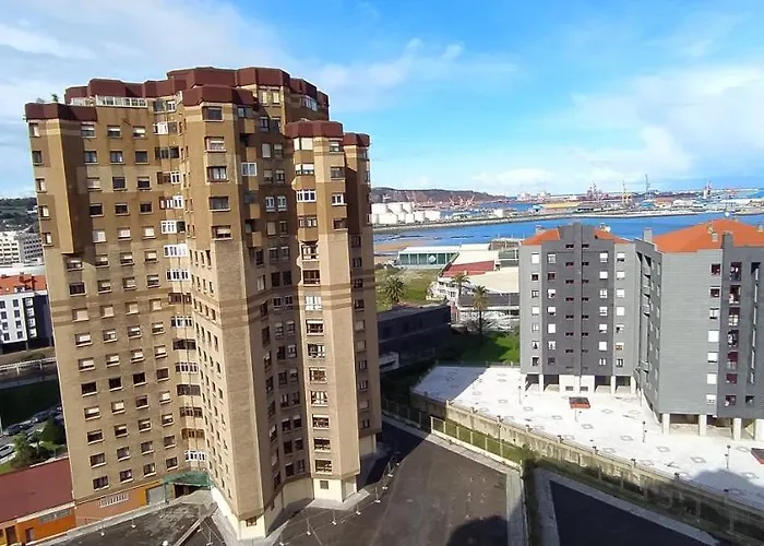 En Playa Del Arbeyal Gijón